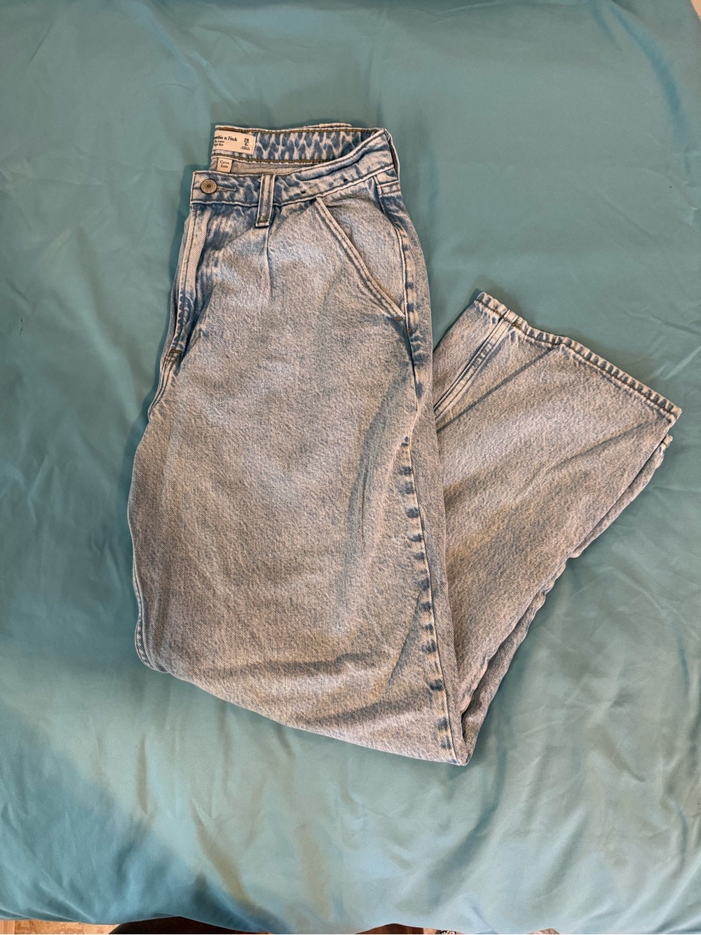 Abercrombie & Fitch High Rise Loose Jeans